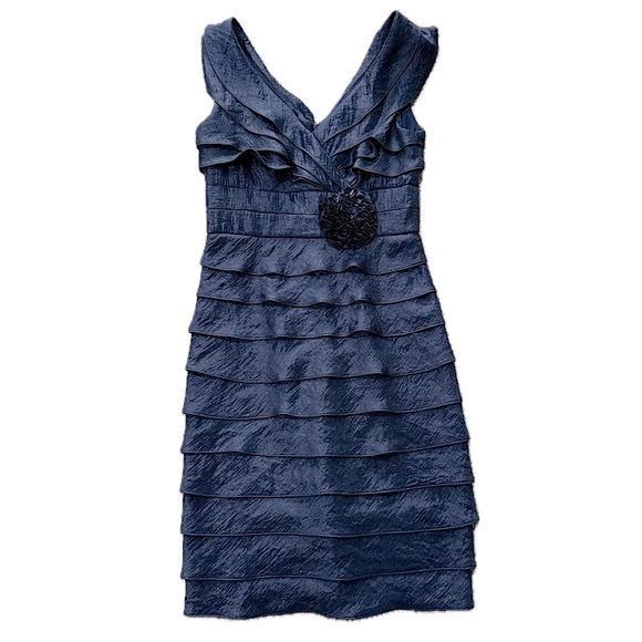 👗🍸 LONDON TIMES Petites Tiered Navy Cocktail Dress | Timeless Ruffle Rosette 4P - Picture 1 of 5